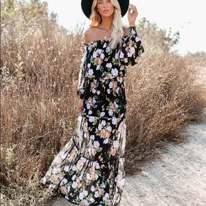 Off the shoulder floral maxi dress. Size Large